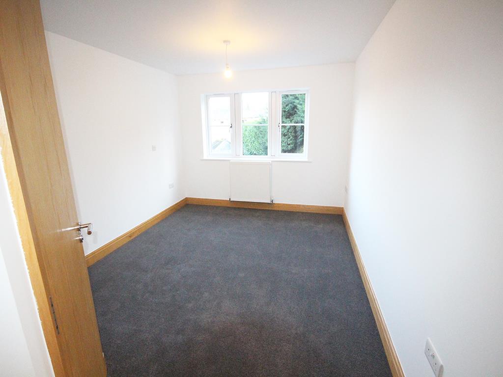 2 bedroom flat SSTC in Foulridge, Colne - IMG_0918.jpg